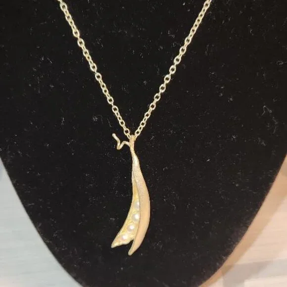 Michael Michaud Pea pod Necklace with 4 pearls - Picture 2 of 2